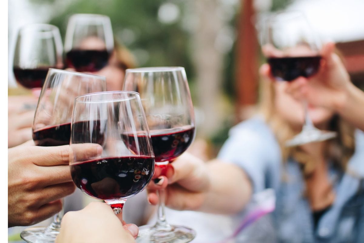 Du vin servi aux enfants à la cantine ?